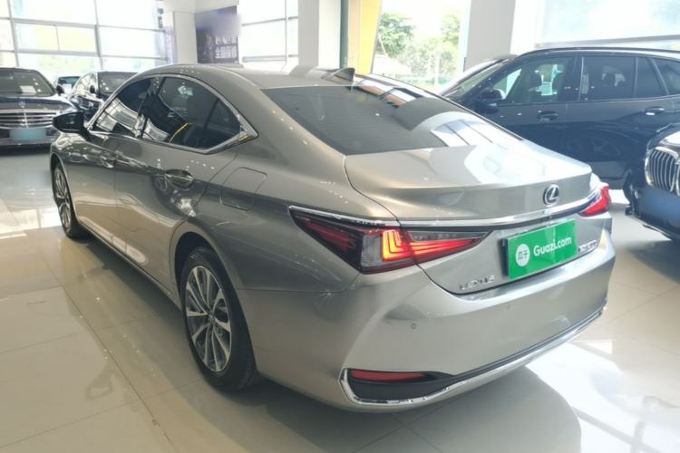 Used Lexus ES 2021 200 Excellence Edition Rear Left 45 Deg