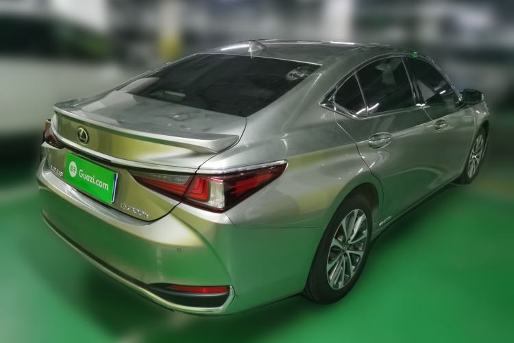 Used Lexus ES 2021 300h Excellence Edition Rear Right 45 Deg