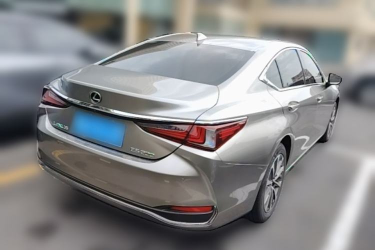 Used Lexus ES 2021 200 Excellence Edition Rear Right 45 Deg