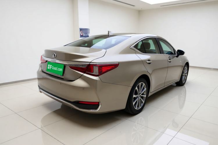 Used Lexus ES 2021 200 Excellence Edition Rear Right 45 Deg