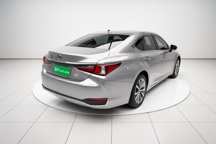 Used Lexus ES 2021 200 Luxury Edition Rear Right 45 Deg