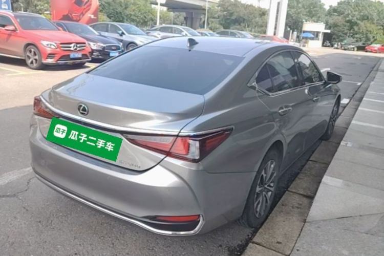 Used Lexus ES 2021 200 Excellence Edition Rear Right 45 Deg