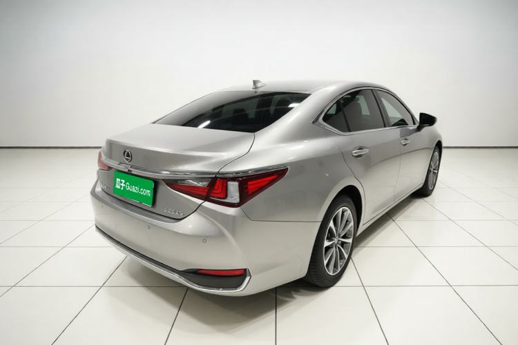 Used Lexus ES 2021 200 Excellence Edition Rear Right 45 Deg