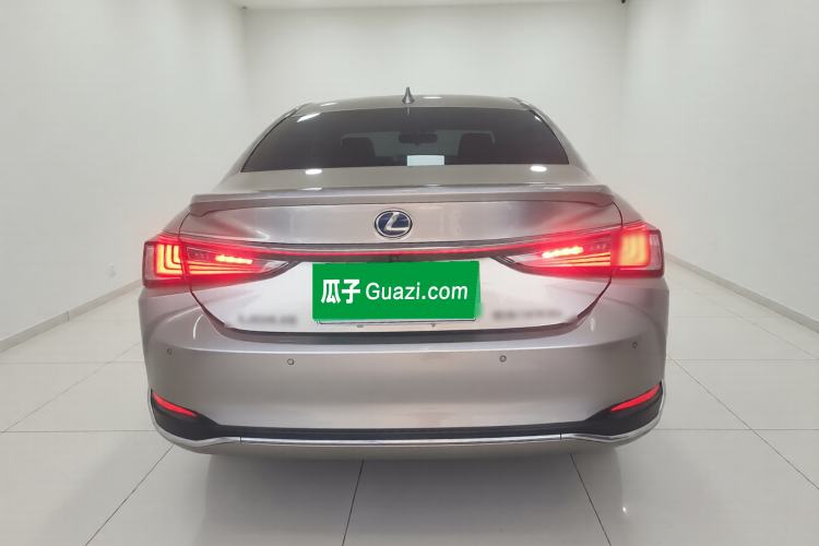 Used Lexus ES 2021 300h Excellence Edition Rear