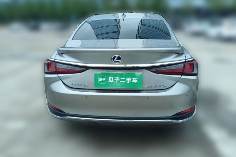 Used Lexus ES 2021 300h Deluxe Edition Rear