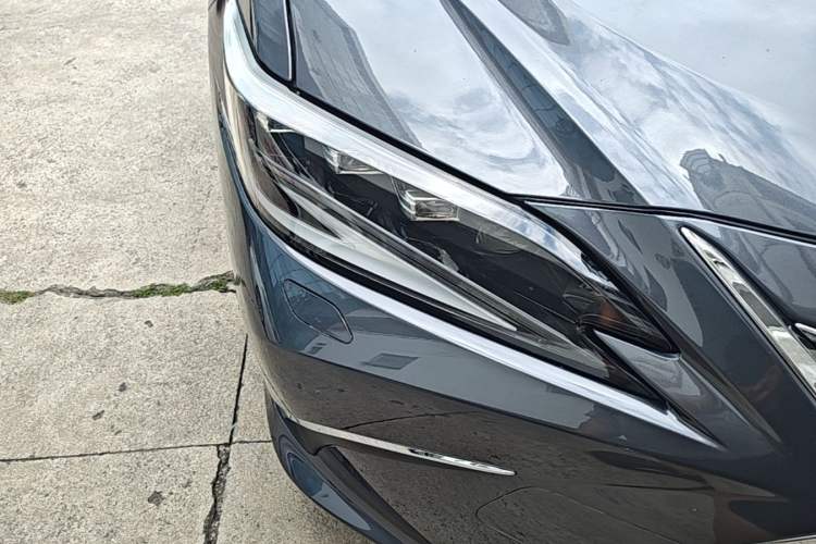 Used Lexus ES 2021 300h Executive Edition Right Front Headlight