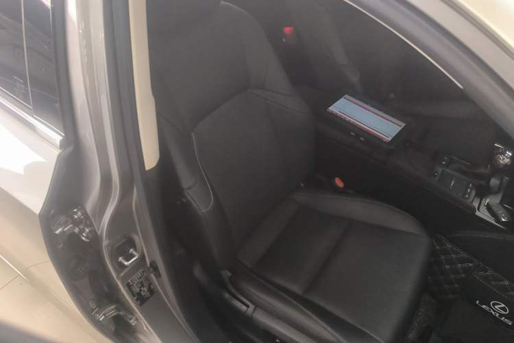 Used Lexus ES 2021 300h Excellence Edition Right Front Seat