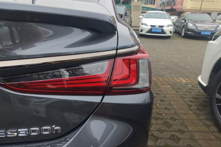 Used Lexus ES 2021 300h F SPORT Right Rear Taillight