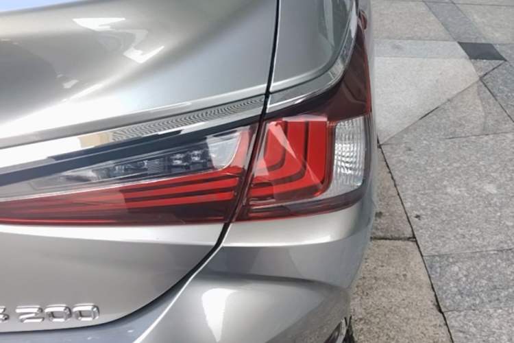 Used Lexus ES 2021 200 Excellence Edition Right Rear Taillight