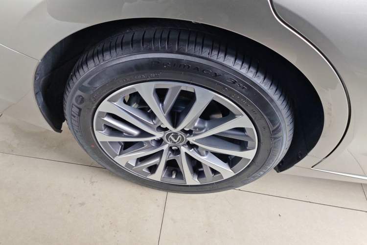 Used Lexus ES 2021 260 Excellence Edition Right Rear Wheel Hub