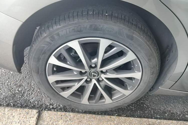 Used Lexus ES 2021 200 Excellence Edition Right Rear Wheel Hub