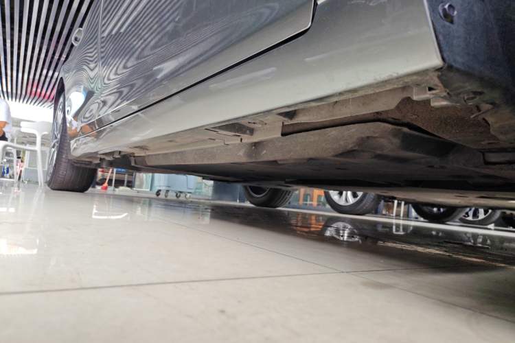 Used Lexus ES 2021 260 Excellence Edition Right Side Sill
