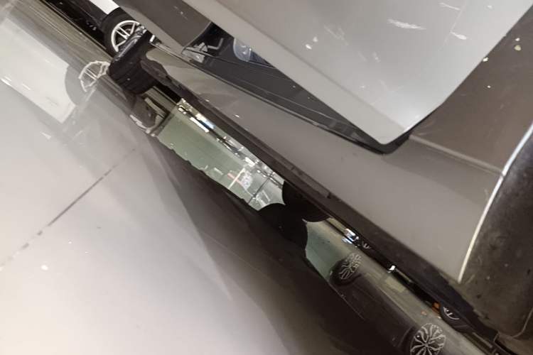 Used Lexus ES 2021 200 Luxury Edition Right Side Sill