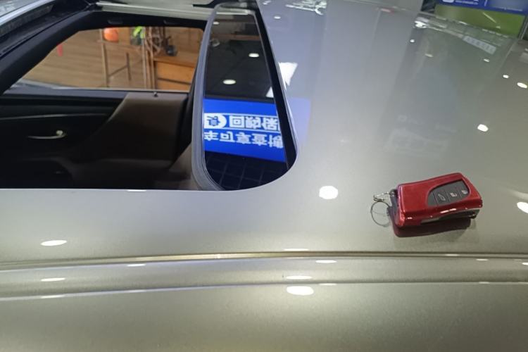 Used Lexus ES 2021 200 Luxury Edition Roof