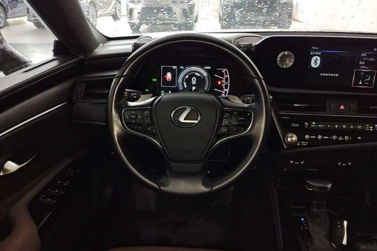 Used Lexus ES 2021 300h Deluxe Edition Steering Wheel