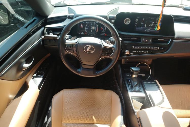 Used Lexus ES 2021 260 Excellence Edition Steering Wheel