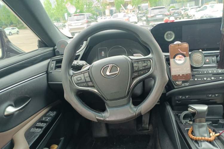 Used Lexus ES 2021 300h Deluxe Edition Steering Wheel