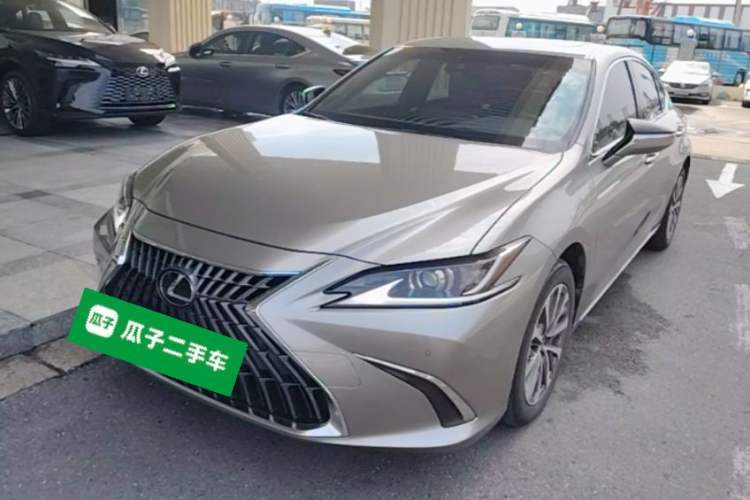 Used Lexus ES 2021 200 Excellence Edition Guazi used car, China used car export, Used car for sale, Used Lexus cars, Cheapest cars for sale