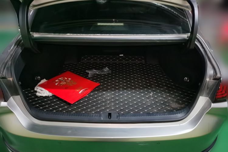 Used Lexus ES 2021 300h Excellence Edition Trunk