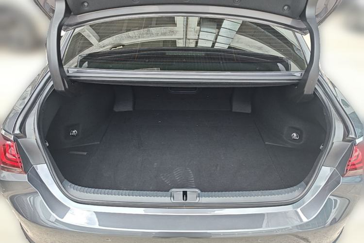 Used Lexus ES 2021 300h Executive Edition Trunk