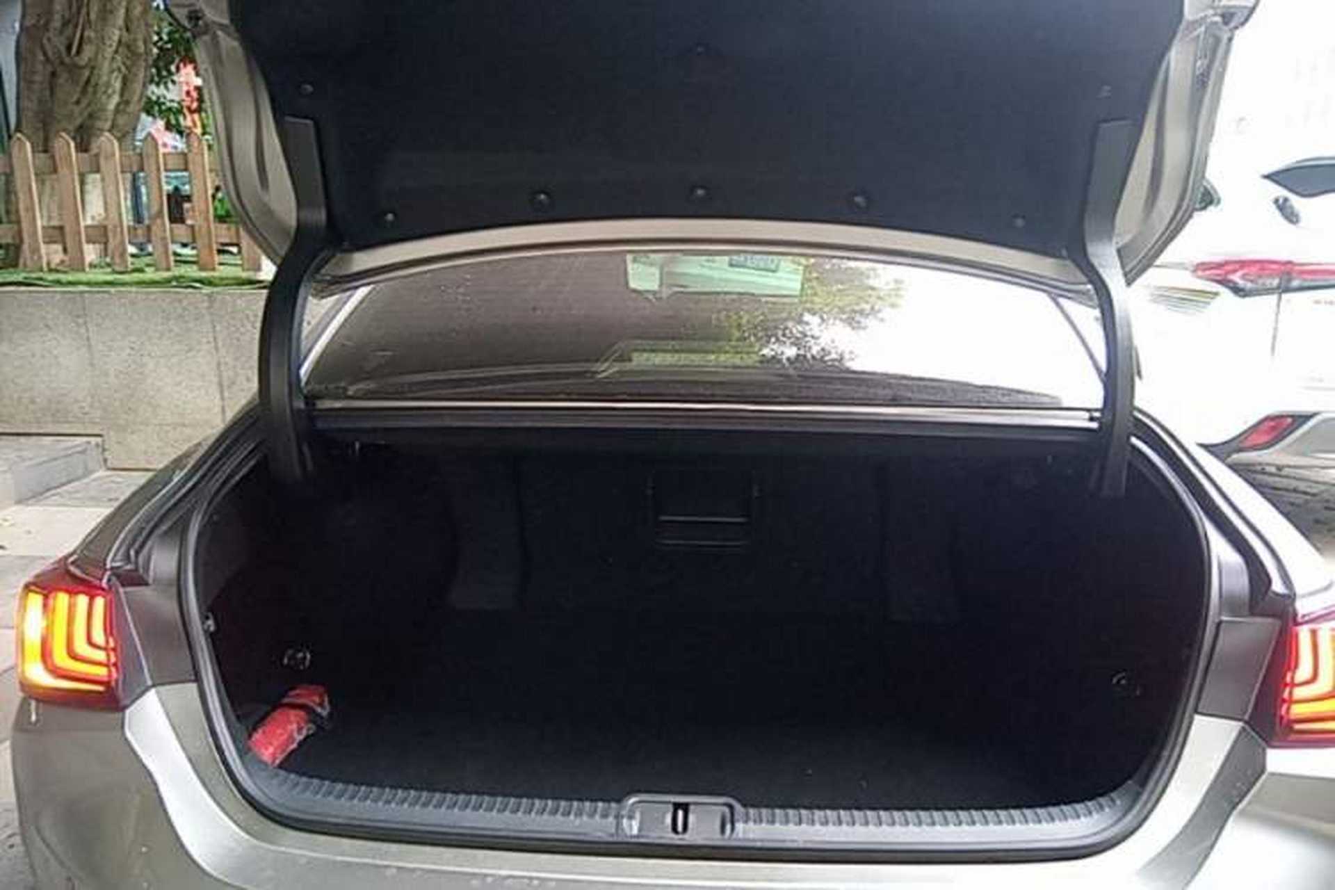 Used Lexus ES 2021 200 Excellence Edition Trunk