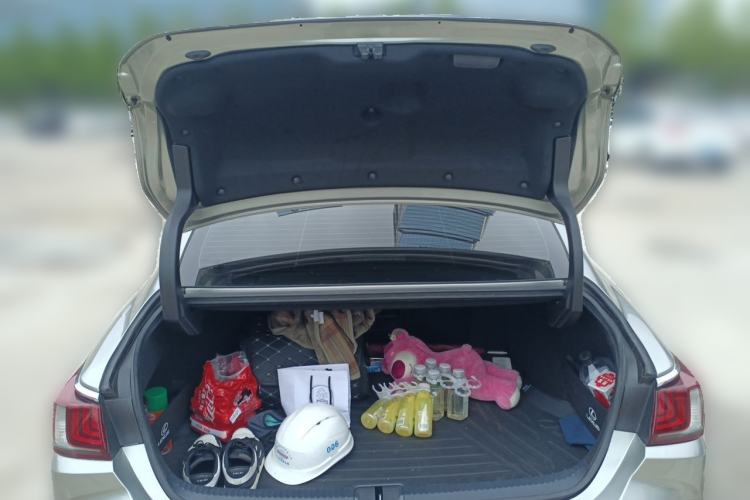 Used Lexus ES 2021 300h Deluxe Edition Trunk