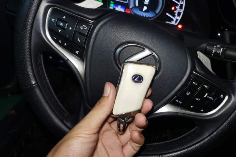 Used Lexus ES 2021 300h Excellence Edition Vehicle Key