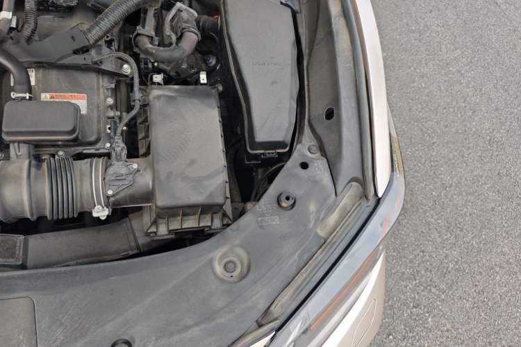 Used Lexus ES 2021 300h Deluxe Edition Engine Bay Left