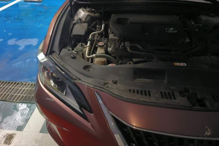 Used Lexus ES 2021 300h Excellence Edition Engine Bay Right