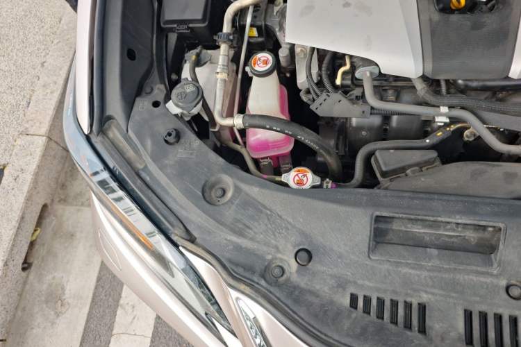 Used Lexus ES 2021 300h Deluxe Edition Engine Bay Right