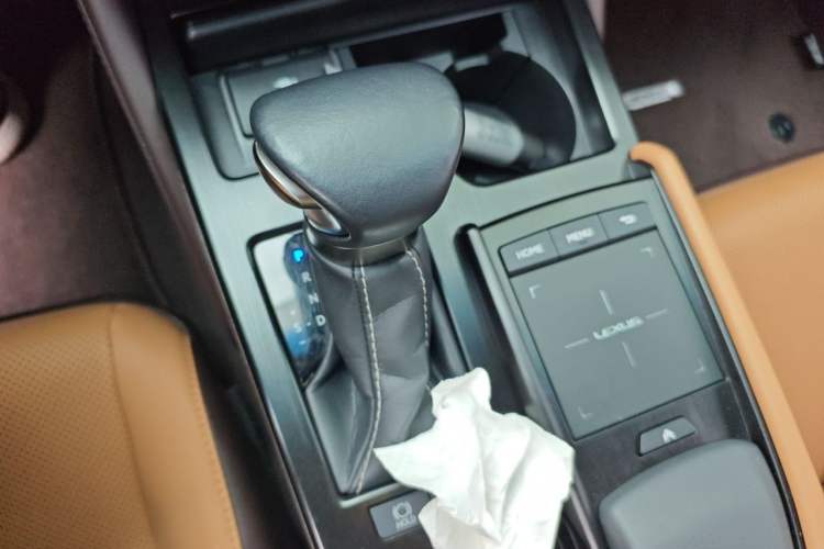Used Lexus ES 2021 300h Deluxe Edition Gear Lever
