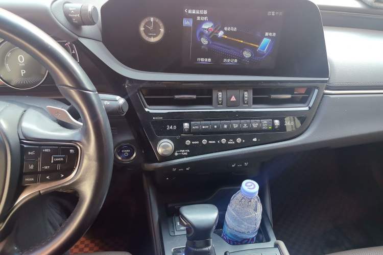 Used Lexus ES 2021 300h Deluxe Edition Audio And AC Panel
