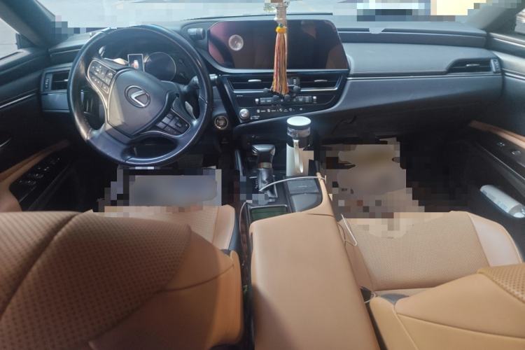 Used Lexus ES 2021 200 Excellence Edition Center Console