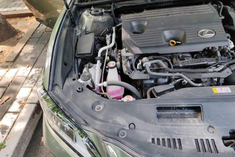 Used Lexus ES 2021 300h Excellence Edition Engine Bay Right