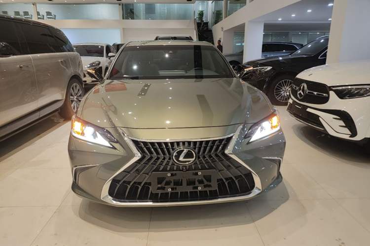Used Lexus ES 2021 200 Excellence Edition Front