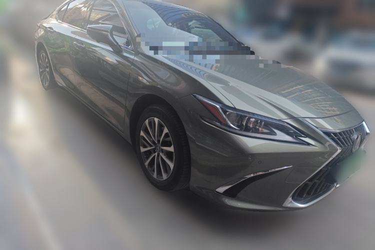 Used Lexus ES 2021 200 Excellence Edition Front Right 45 Deg