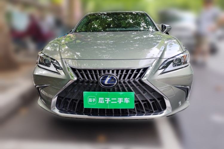 Used Lexus ES 2021 300h Excellence Edition Front
