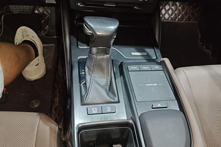 Used Lexus ES 2021 200 Excellence Edition Gear Lever