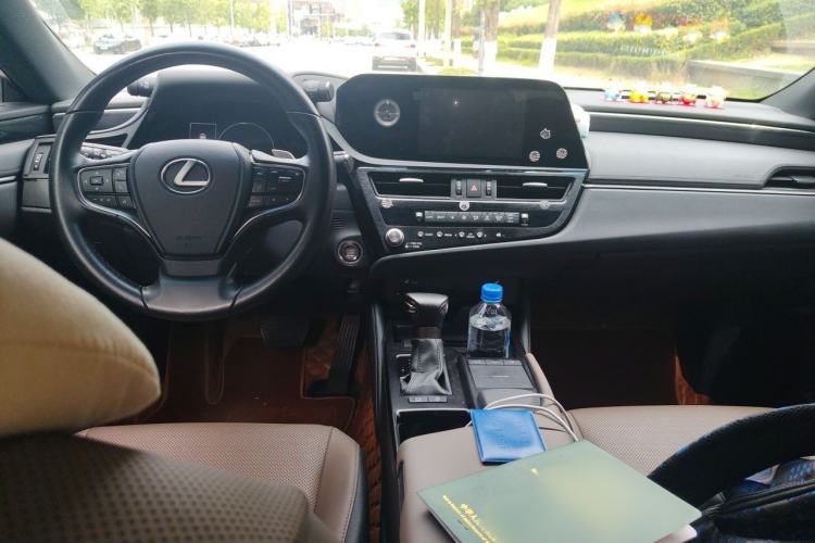 Used Lexus ES 2021 200 Excellence Edition Interior 2