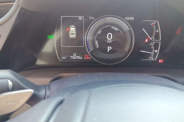 Used Lexus ES 2021 300h Deluxe Edition Odometer Close Up