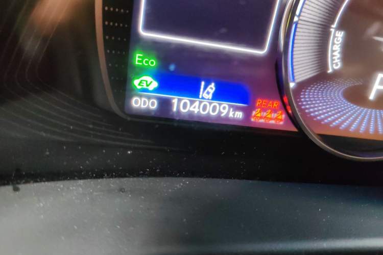 Used Lexus ES 2021 300h Excellence Edition Odometer Close Up