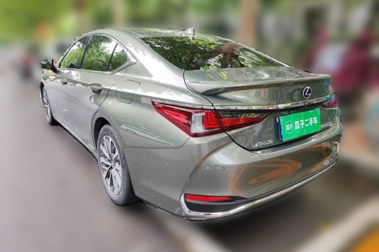 Used Lexus ES 2021 300h Excellence Edition Rear Left 45 Deg