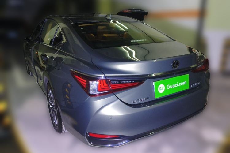 Used Lexus ES 2021 200 Luxury Edition Rear Left 45 Deg