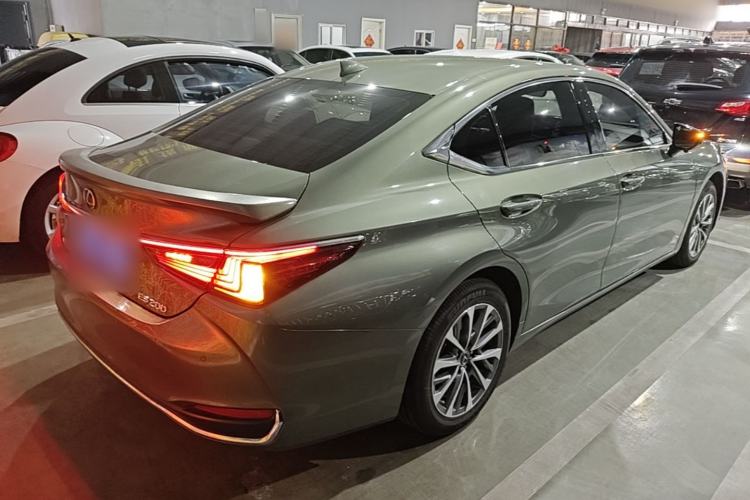 Used Lexus ES 2021 200 Excellence Edition Rear Right 45 Deg