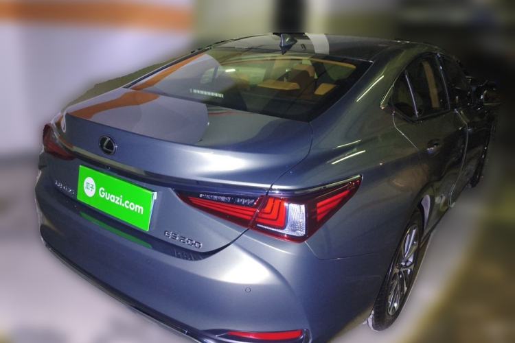 Used Lexus ES 2021 200 Luxury Edition Rear Right 45 Deg