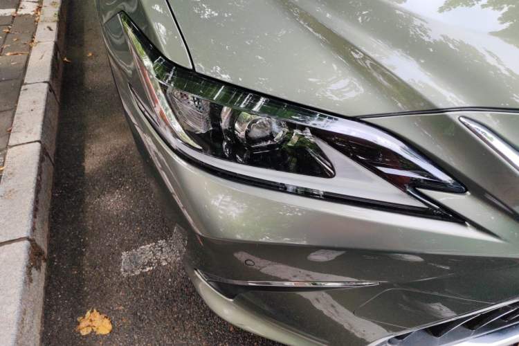 Used Lexus ES 2021 300h Excellence Edition Right Front Headlight