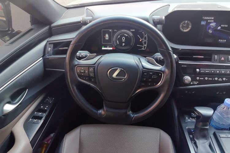 Used Lexus ES 2021 300h Deluxe Edition Steering Wheel