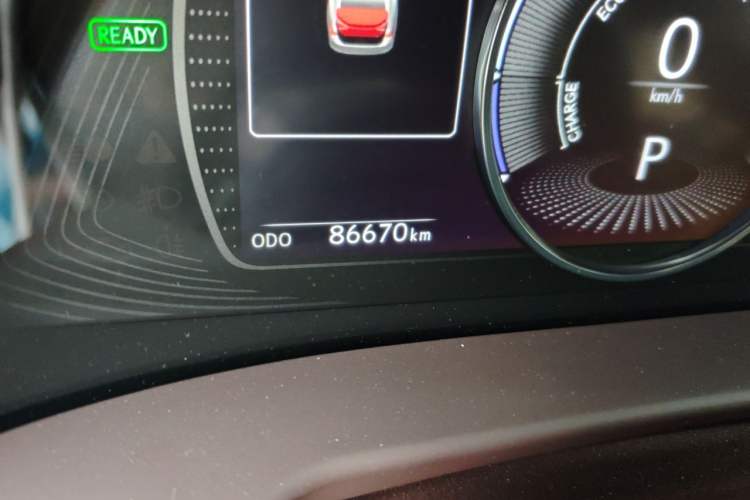 Used Lexus ES 2021 300h Deluxe Edition Odometer Close Up