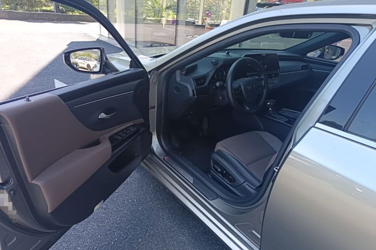 Used Lexus ES 2021 260 Excellence Edition Driver Seat