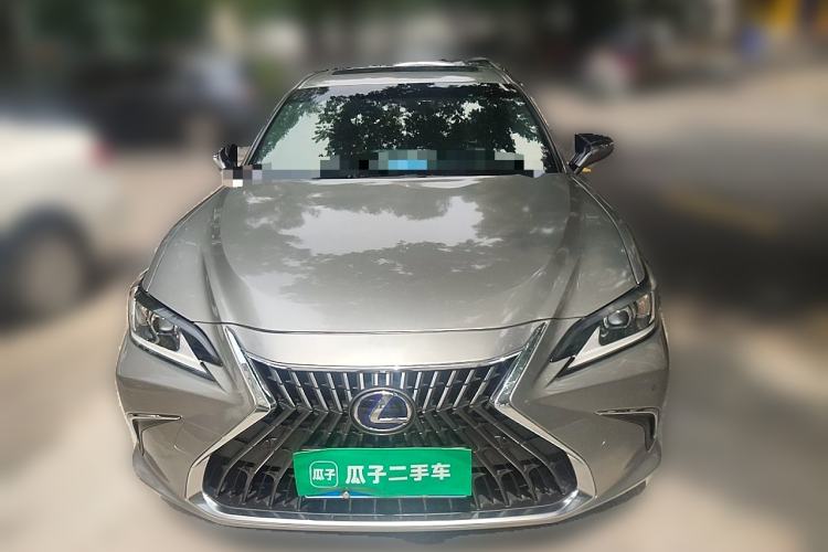 Used Lexus ES 2021 300h Excellence Edition Front